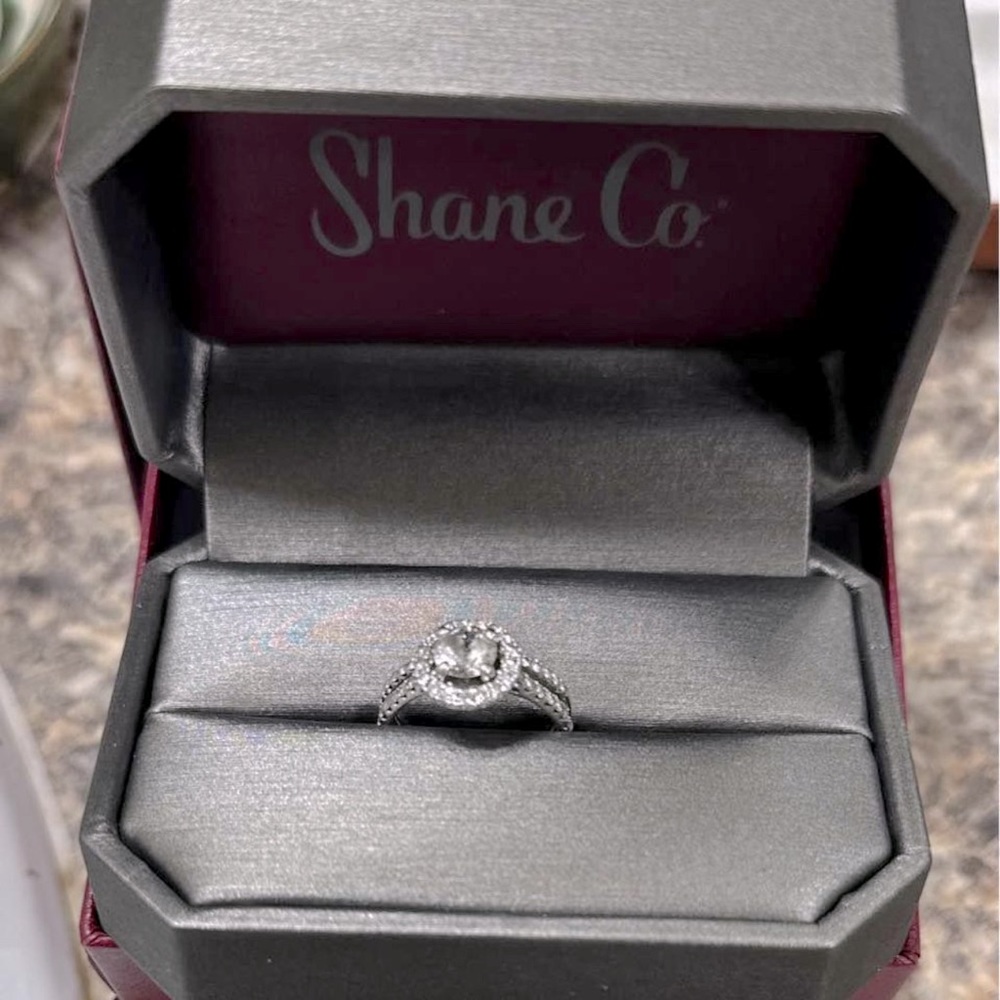 Shane co. Wedding ring with band